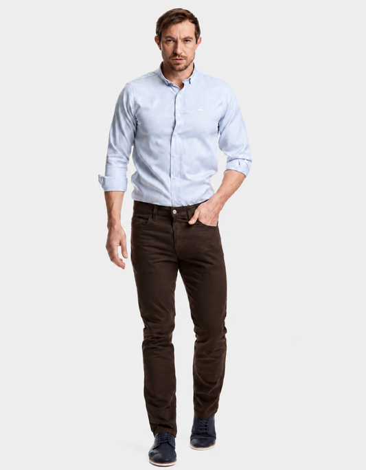 Pantalón Gabardina Slim Café Hombre