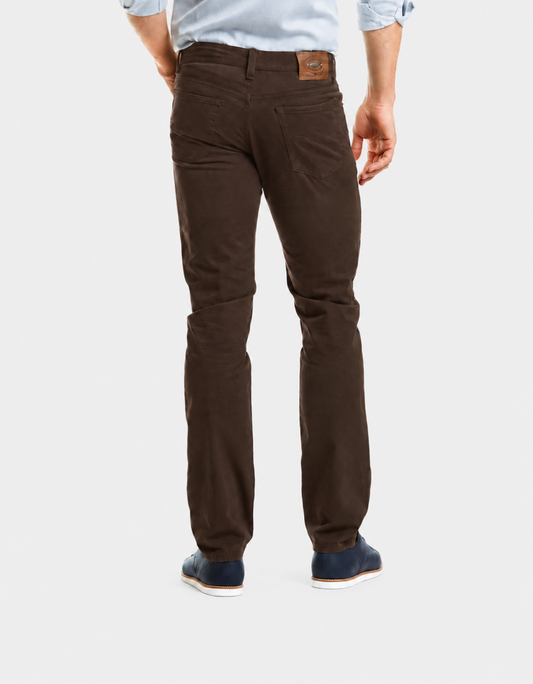 Pantalón Gabardina Slim Café Hombre