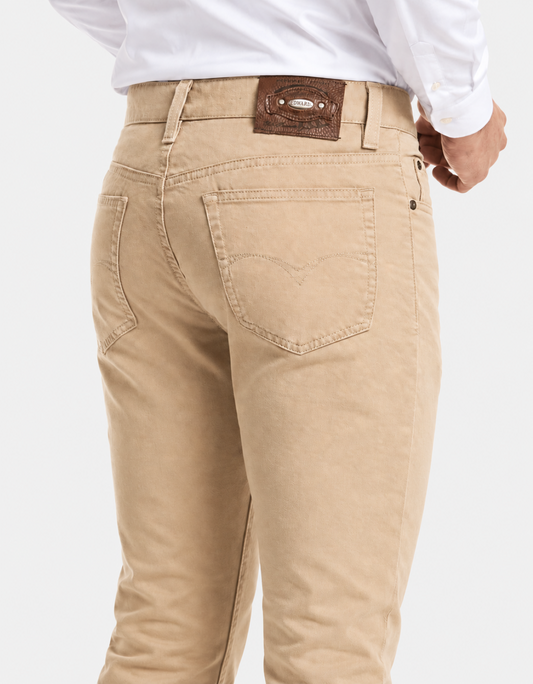 Pantalón Gabardina Slim Khaky Hombre