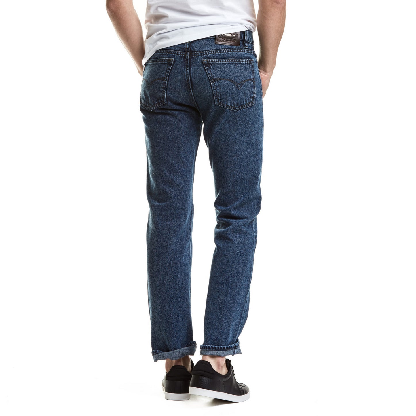 Jeans para hombre modelo 2619 en color índigo Ácido, confeccionado en 100% algodón con corte recto clásico. Ofrece un ajuste cómodo con tiro medio y silueta ligeramente holgada, ideal para uso diario, trabajo o ocasiones casuales. Pantalón de mezclilla versátil con alta transpirabilidad y movilidad.
